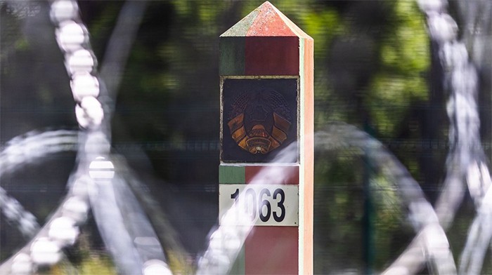 УДОБНЫЕ КОНТРАБАНДИСТЫ