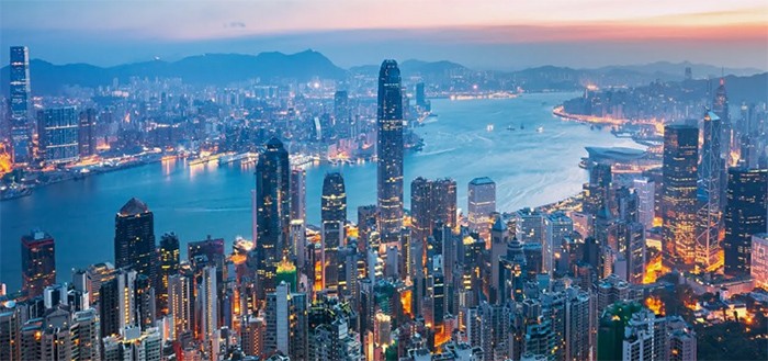 КАК ГОНКОНГ ПОБЕДИЛ СОРОСА И БЕССЕНТА