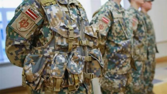 СЛАБАКИ, ЖЕНЩИНЫ И ДАЖЕ РУССКИЕ