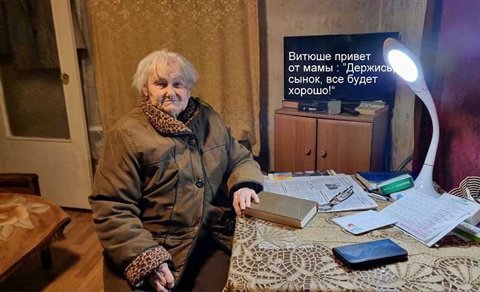 МЕЖДУ КАМЕРОЙ И БИБЛИОТЕКОЙ