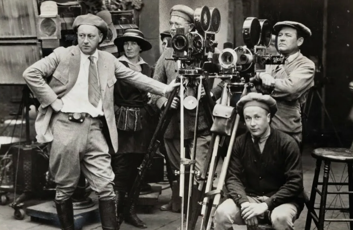 СТО ЛЕТ НАЗАД