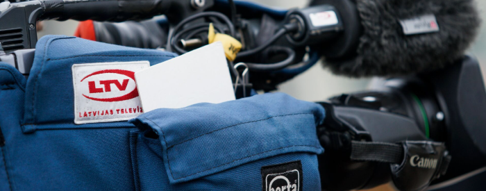 ПЕДАЛЬ В ПОЛ, ЛЕТИМ В СТЕНУ! 