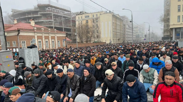 ИСЛАМ, КАПИТАЛИЗМ И ДЕВЯНОСТНИКИ