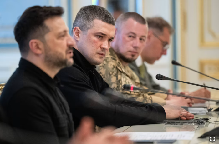 ВСЛУХ СКАЗАЛИ НЕ МЫ