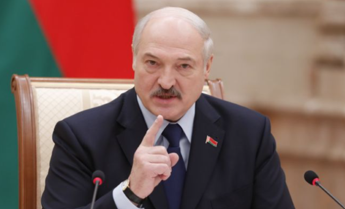 ТРИСТА ЛЕТ ОДНО И ТО ЖЕ 