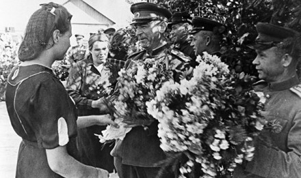75 лет без нацизма: как Багратион освободить латвийский Даугавпилс помог