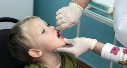 Массовая вакцинация в СССР от детского паралича: принудительно, зато эффективно
