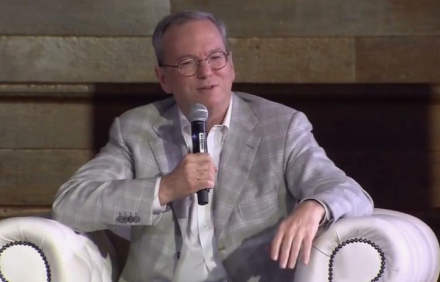 АМЕРИКАНСКИЙ ЯСТРЕБ СТРОИТ СЕБЕ ГНЕЗДО