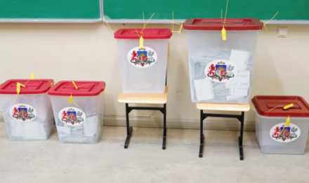 В ПОИСКАХ СПАСИТЕЛЕЙ ОТЕЧЕСТВА