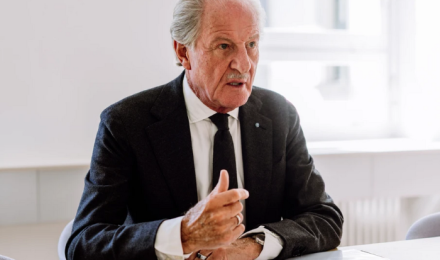 ЛЮДИ ЗА ГРАНИЦЕЙ РАДУЮТСЯ НАШЕЙ ГЛУПОСТИ