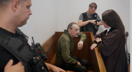У НАС НАРОД НЕ ТОЛЬКО ЯГОДЫ СОБИРАЕТ