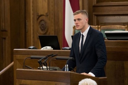 МИНИСТР ВНУТРЕННИХ ДЕЛ ЛАТВИИ РЕШИЛ ПОИГРАТЬ В ДИПЛОМАТА